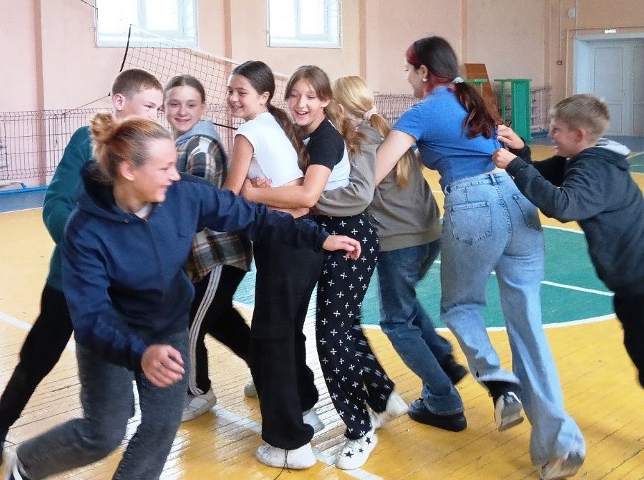 &amp;quot;Весёлый двор&amp;quot;.